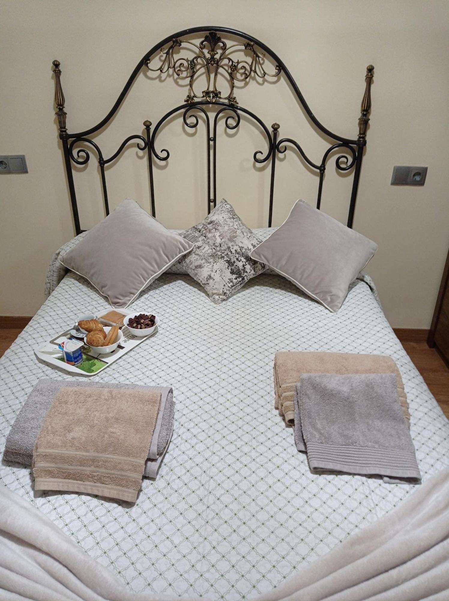 Ferienwohnung Gonzalo De Berceo 15 Logroño Zimmer foto